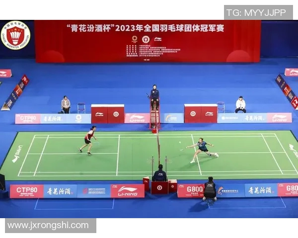 成都羽毛球队荣登最新羽毛球团队协作排行榜前列引领风骚