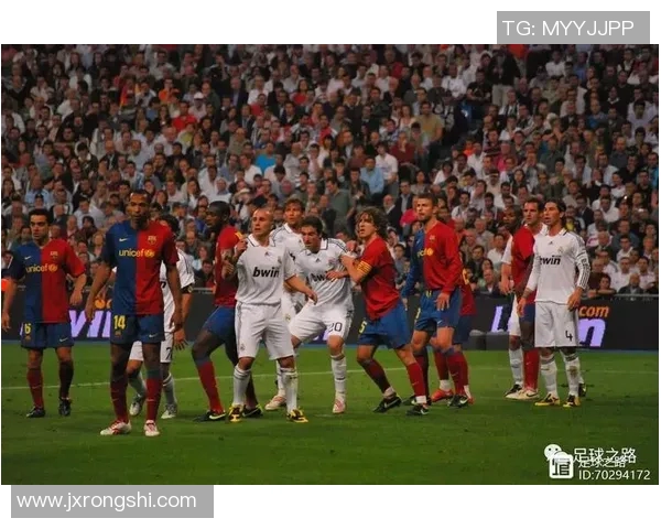 成都足球队快攻战术解析与战绩影响的深度探讨 成都足球队快攻战术解析与战绩影响的深度探讨