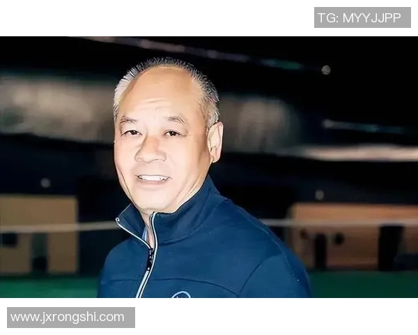 李宁：从足球场到商业巨头的传奇人生与成就简介