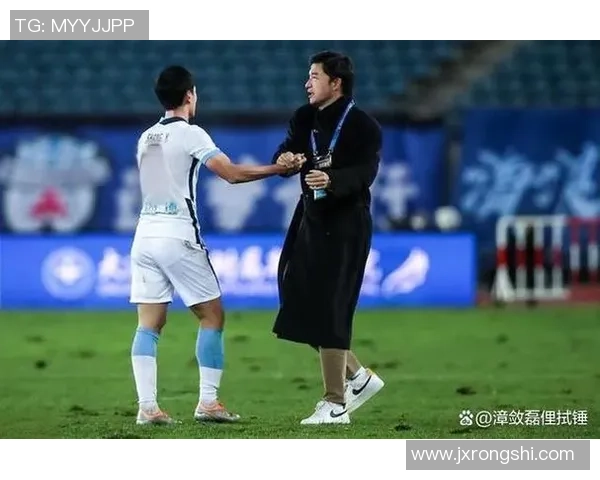 足球明星感人瞬间泪崩视频集锦展现他们背后的辛酸与坚持 足球明星感人瞬间泪崩视频集锦展现他们背后的辛酸与坚持