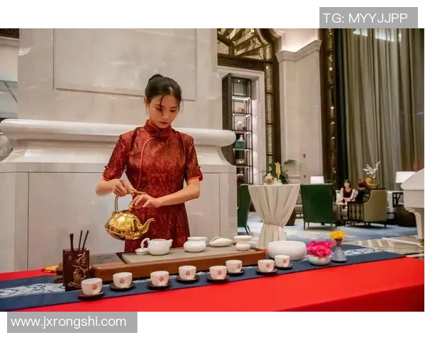 足球明星品尝中国月饼的独特体验与文化交流之旅 足球明星品尝中国月饼的独特体验与文化交流之旅